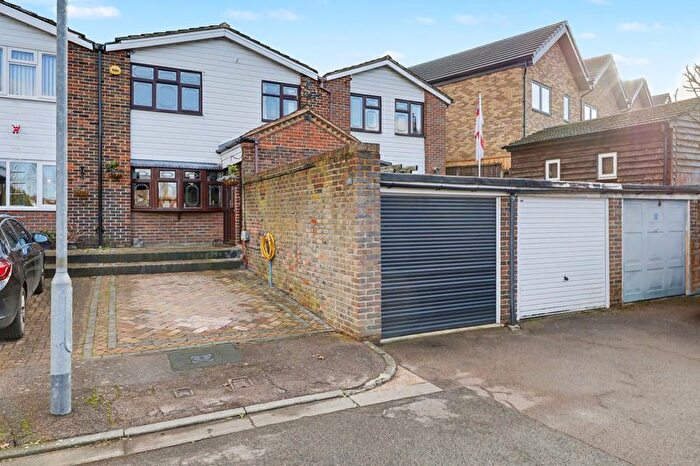 5 Bedroom Terraced House For Sale In Caldbeck, Waltham Abbey, EN9