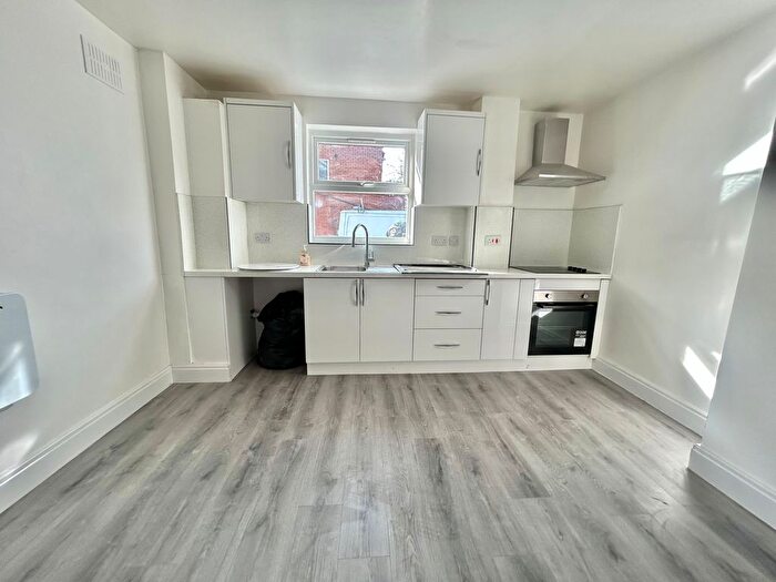 1 Bedroom Flat To Rent In Hartley Road, Nottingham, NG7