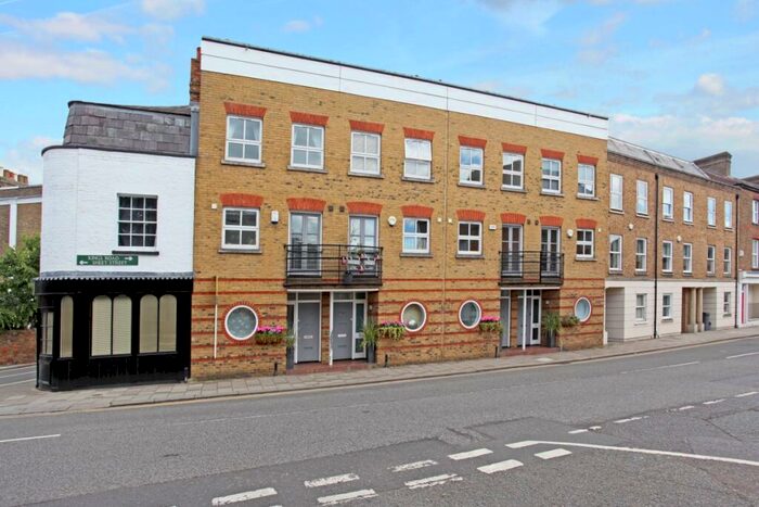 4 Bedroom Terraced House To Rent In Kings Road Windsor, SL4