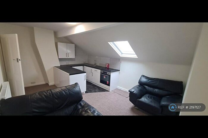 1 Bedroom Flat To Rent In Roman Place, Roundhay, LS8