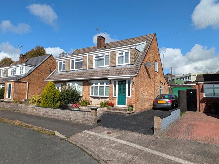 3 Bedroom Semi-Detached House For Sale In Carmarthen Drive, Tonteg, Pontypridd, CF38