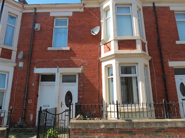 3 Bedroom Flat For Sale In Fairholm Road, Newcastle Upon Tyne, NE4