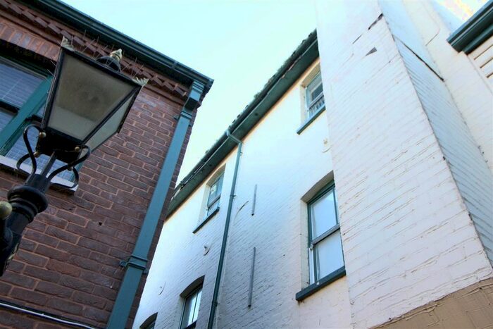 2 Bedroom Flat To Rent In Arlingham Mews, Waltham Abbey, EN9