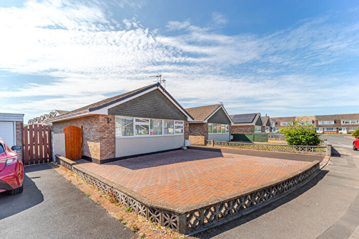 2 Bedroom Detached Bungalow For Sale In Raven Close, BS22