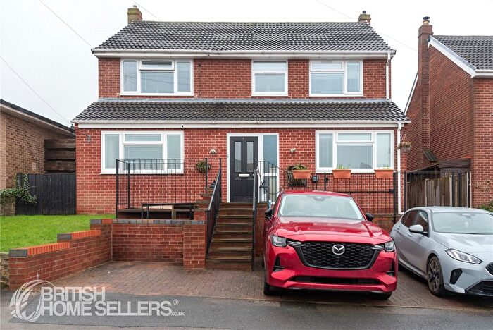 5 Bedroom Detached House For Sale In Castle View, Wakefield, West Yorkshire, WF2