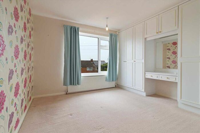 2 Bedroom Detached House To Rent In Belvedere Close, Somersall, S40