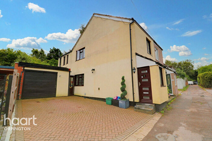 3 Bedroom Semi-Detached House For Sale In Tye Lane, Orpington, BR6