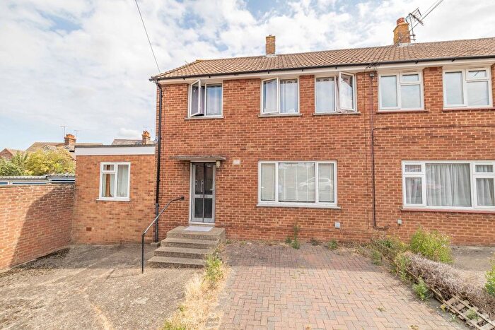 4 Bedroom Semi-Detached House For Sale In Durham Close, Canterbury, Kent, CT1