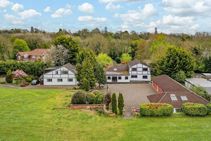 6 Bedroom Detached House For Sale In Reynards Road, Welwyn, AL6