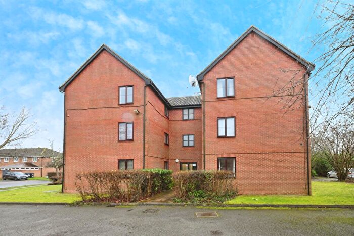 2 Bedroom Flat For Sale In Tempsford, Welwyn Garden City, AL7