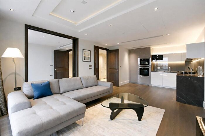 3 Bedroom Flat To Rent In Trinity Way, Acton, London, W3