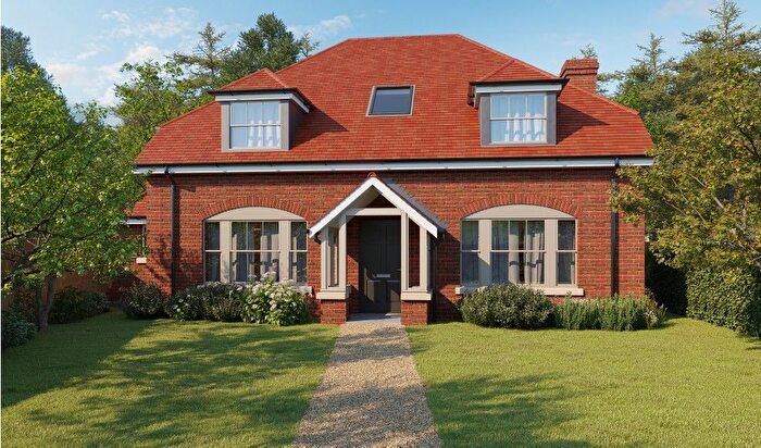 3 Bedroom Detached House For Sale In Surrey Gardens, Effingham Junction, Leatherhead, Surrey, KT24