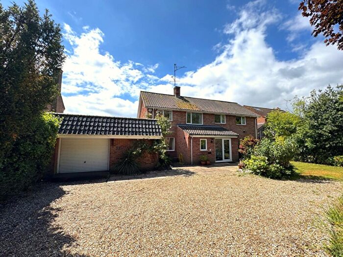 5 Bedroom Detached House For Sale In Gayton Road - Well Proportioned Bed Residence On Mature Plot, PE30