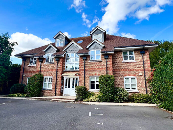 2 Bedroom Apartment To Rent In Rosemary Lane, Blackwater, GU17