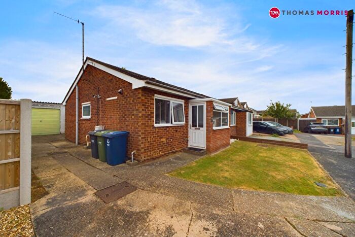 2 Bedroom Bungalow For Sale In Dove Close, Fenstanton, Huntingdon, Cambridgeshire, PE28