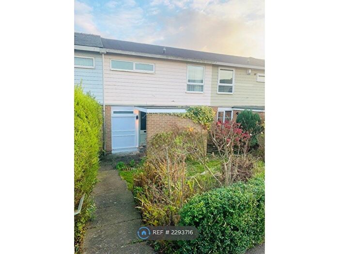 3 Bedroom Terraced House To Rent In Hazlebarrow Road, Sheffield, S8