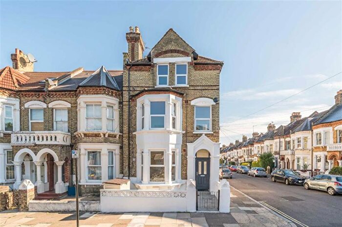 4 Bedroom End Of Terrace House For Sale In Craster Road, Brixton, SW2