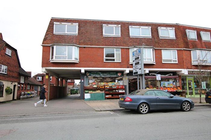 1 Bedroom Flat To Rent In The Bishopric, Horsham, RH12