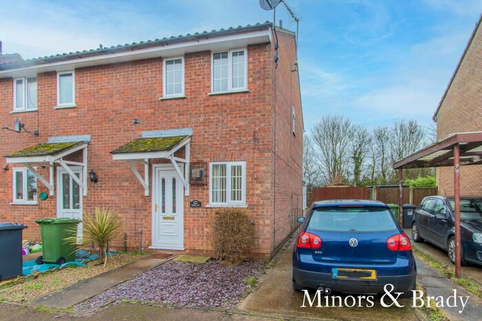 2 Bedroom End Of Terrace House For Sale In Norman Close, Fakenham, NR21