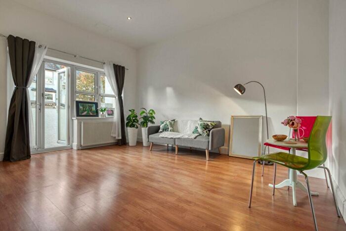 Studio For Sale In Park Road, London, N14