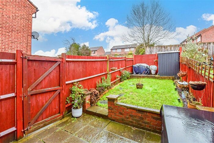 2 Bedroom Semi Detached House For Sale In The Hurstings, Tovil, Kent, ME15