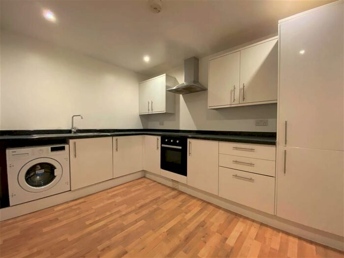 1 Bedroom Flat To Rent In Mitcham Road, London, SW17