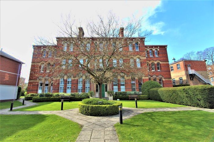 2 Bedroom Flat To Rent In St. Georges Place, Cheltenham, GL50