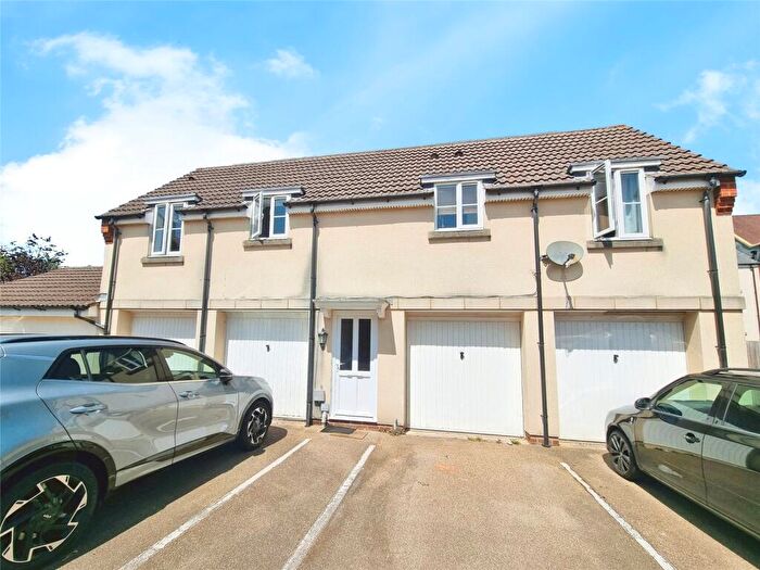 2 Bedroom Detached House For Sale In Braxton Road, Swindon, Wiltshire, SN25