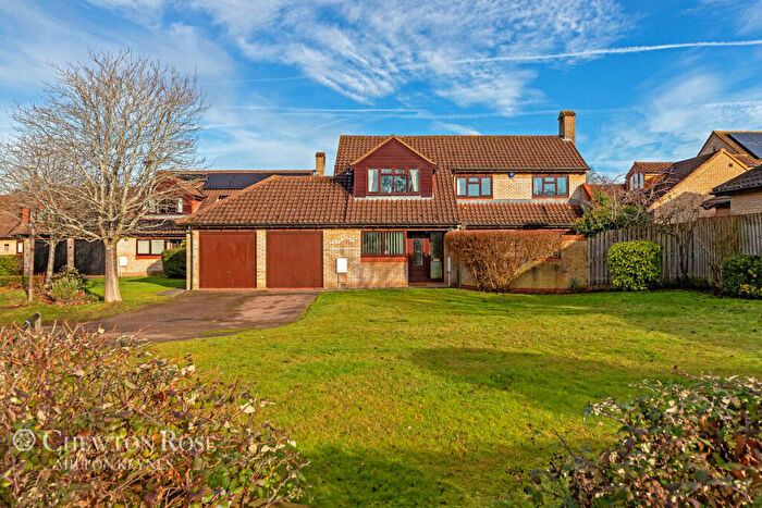 5 Bedroom Detached House For Sale In Daubeney Gate, Shenley Church End, MK5