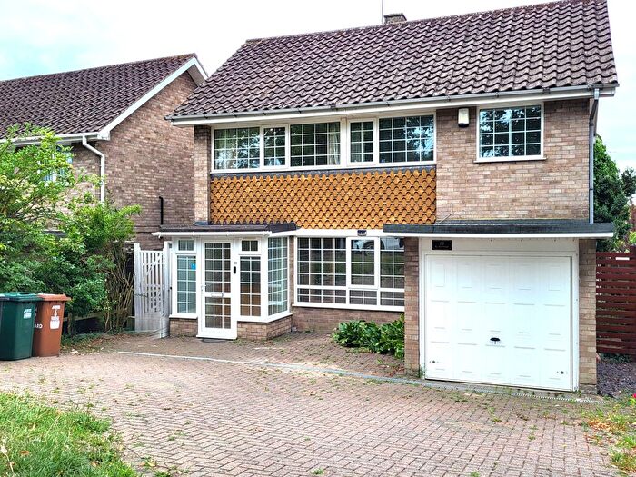 3 Bedroom Detached House To Rent In By The Wood, Watford, WD19