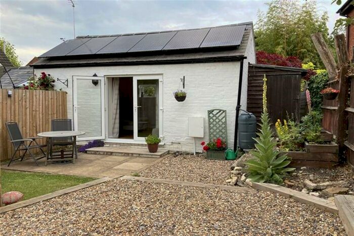 1 Bedroom Detached House To Rent In A High Street, Deanshanger, MK19