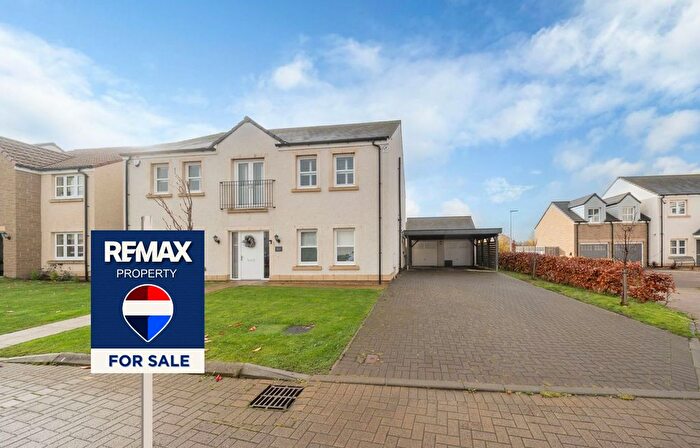 5 Bedroom Detached House For Sale In Beech Path, Calderwood, East Calder, Livingston, EH53