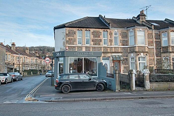 3 Bedroom Flat To Rent In Pulteney Terrace, Bath, BA2