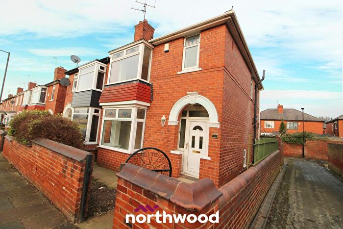 3 Bedroom Semi-Detached House To Rent In Victoria Road, Balby, Doncaster, DN4
