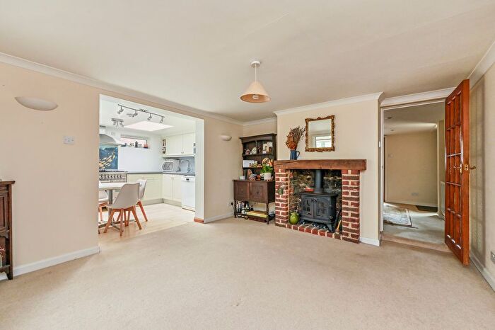 5 Bedroom Detached House For Sale In Longmoor Road, Greatham, Liss, GU33