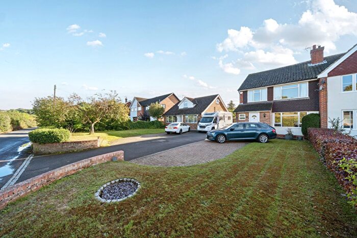 4 Bedroom Semi-Detached House For Sale In Beesfield Lane, Farningham, Dartford, DA4