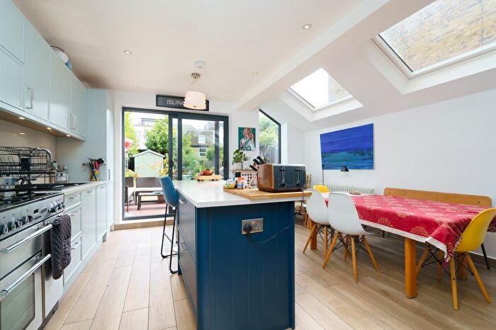 5 Bedroom Terraced House To Rent In Lincoln Road, Fortis Green, East Finchley, N2