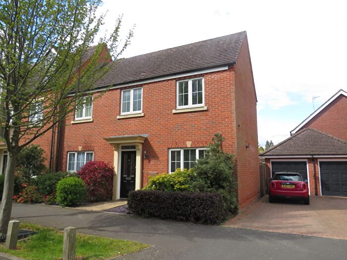 3 Bedroom Semi-Detached House To Rent In Brittain Lane, Warwick, CV34
