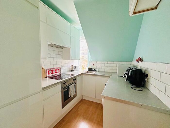 2 Bedroom Flat To Rent In Ealing, W5