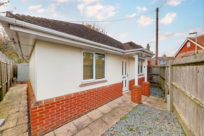 1 Bedroom Detached Bungalow To Rent In Penfold Road, Worthing, BN14