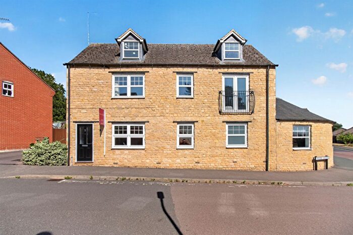 2 Bedroom Detached House For Sale In Hillside Gardens, Wittering, Peterborough, PE8