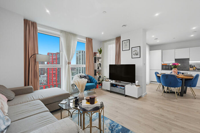 1 Bedroom Flat For Sale In Falconbrook Gardens, Canning Town, E16