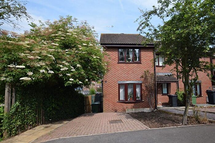 2 Bedroom Terraced House To Rent In White Hedge Drive, St Albans, AL3