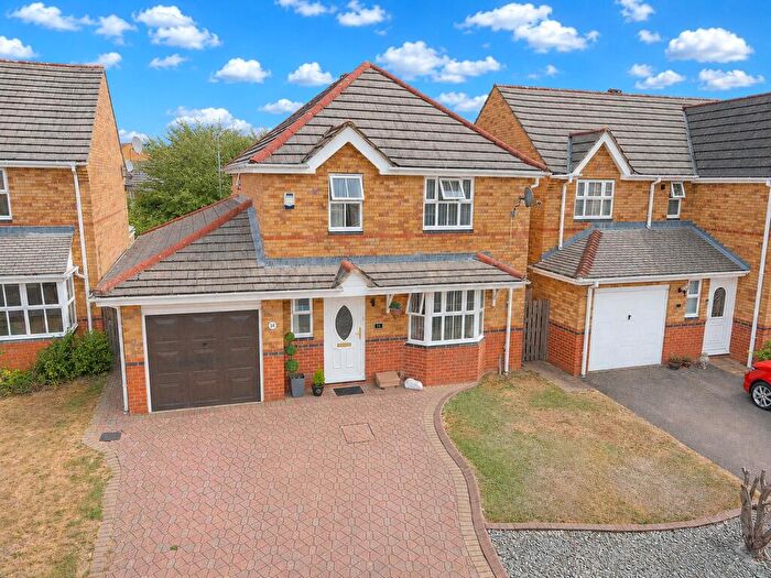 4 Bedroom Detached House For Sale In Millers Way, Houghton Regis, Dunstable, Bedfordshire, LU5