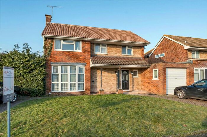 4 Bedroom Country House To Rent In Field End, West End, Woking, Surrey, GU24