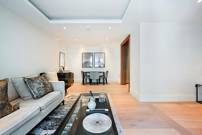 2 Bedroom Flat To Rent In Savoy House, The Strand, London, WC2R