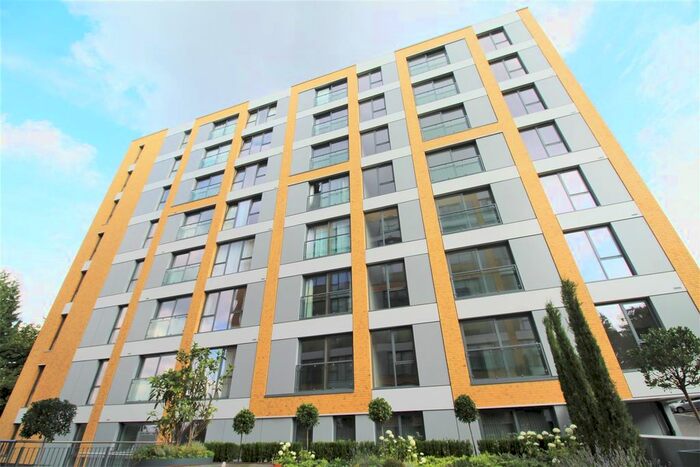 1 Bedroom Flat To Rent In Bourchier Court, London Road, Sevenoaks, Kent, TN13