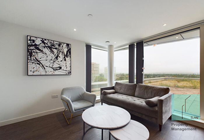 2 Bedroom Apartment To Rent In Sandpiper Building, London, N4