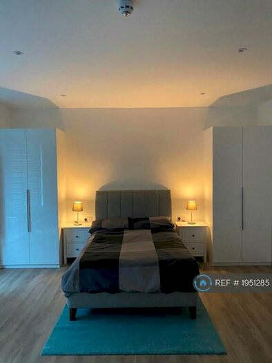 Studio To Rent In Fordwych Road, London, NW2