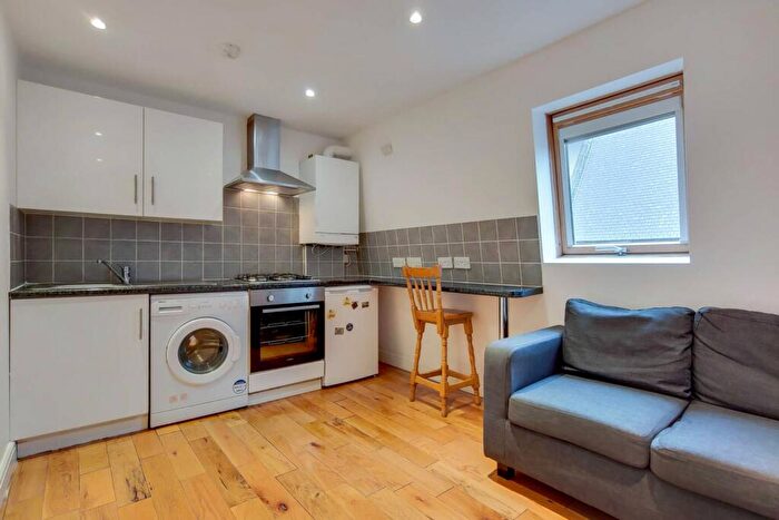2 Bedroom Flat To Rent In Hackney Road, Shoreditch, London, E2